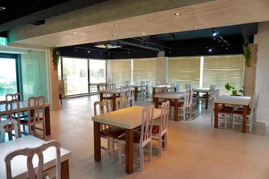 Emerald Hotel Jeju Buitenkant foto