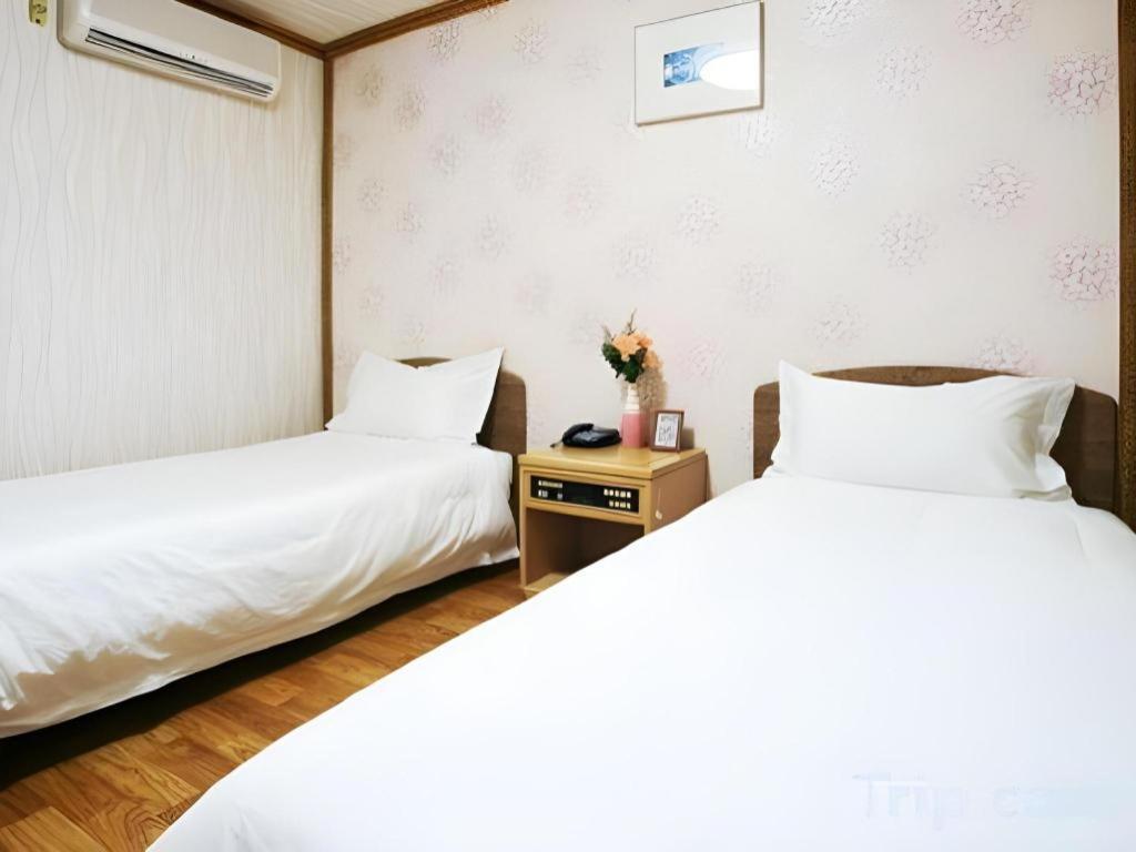 Emerald Hotel Jeju Buitenkant foto