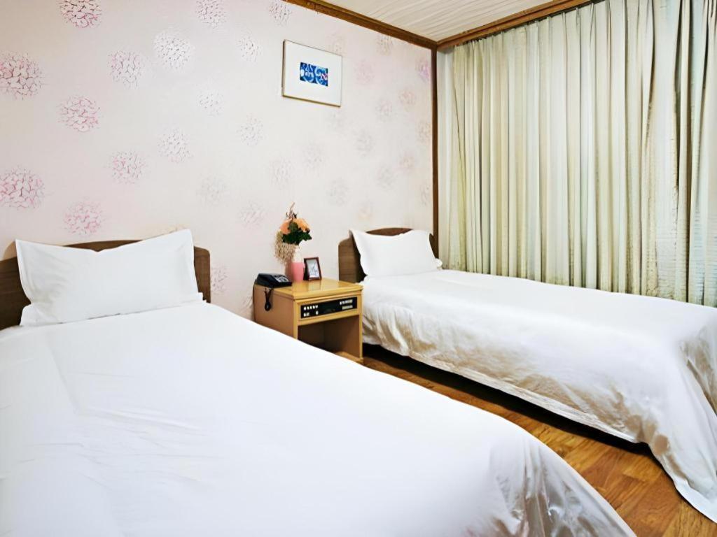 Emerald Hotel Jeju Buitenkant foto