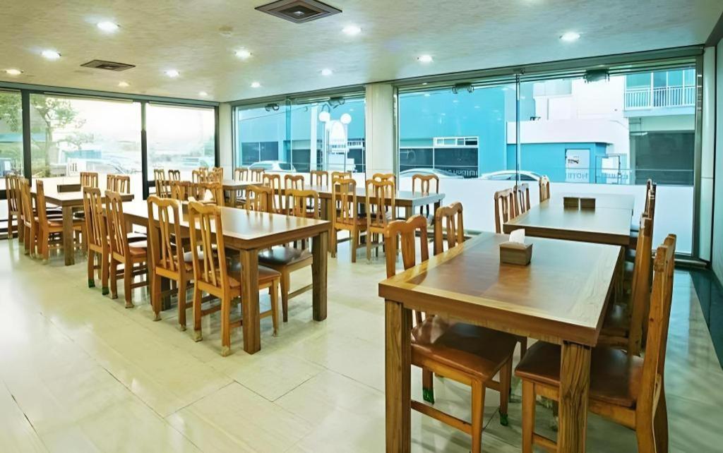 Emerald Hotel Jeju Buitenkant foto