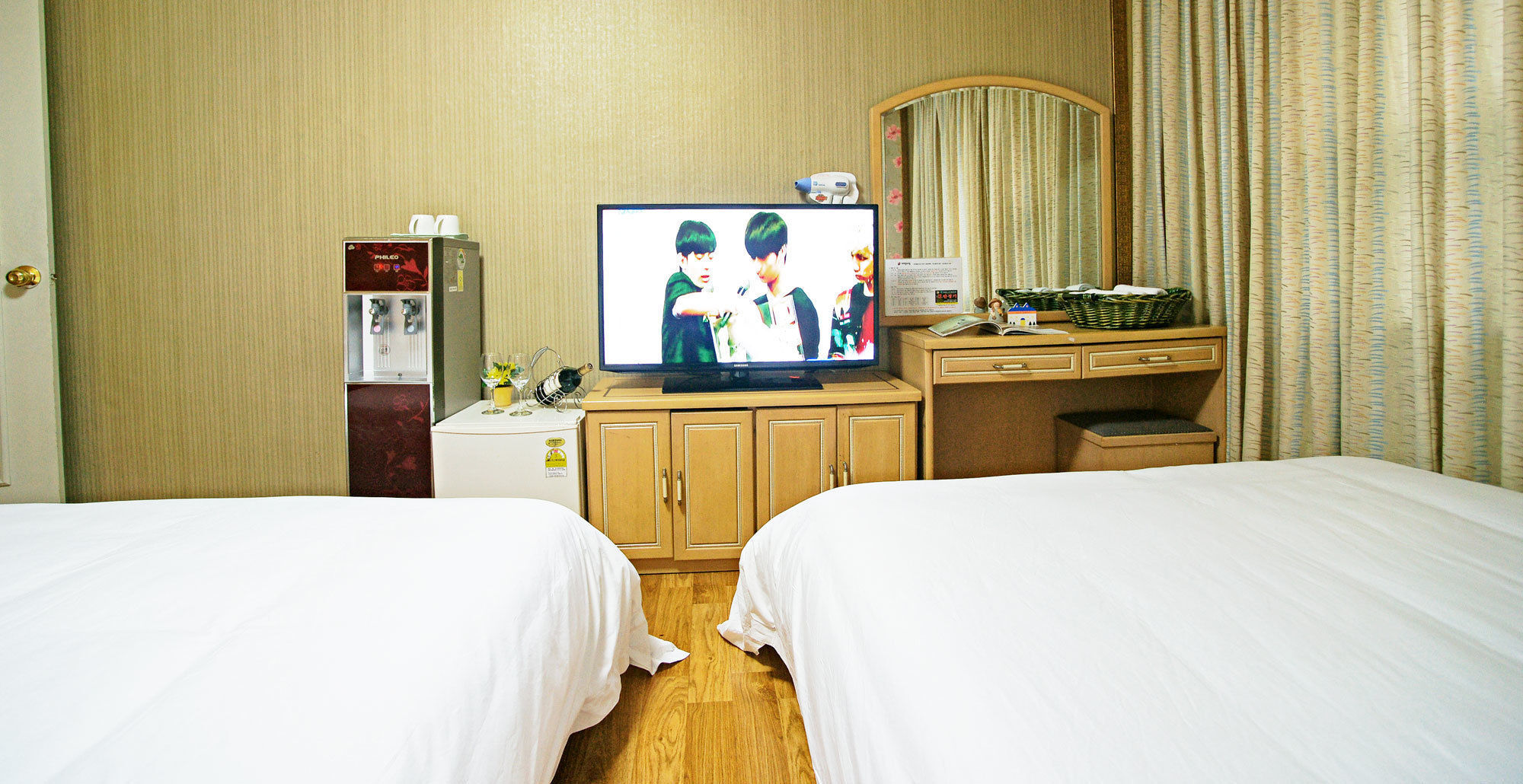 Emerald Hotel Jeju Buitenkant foto