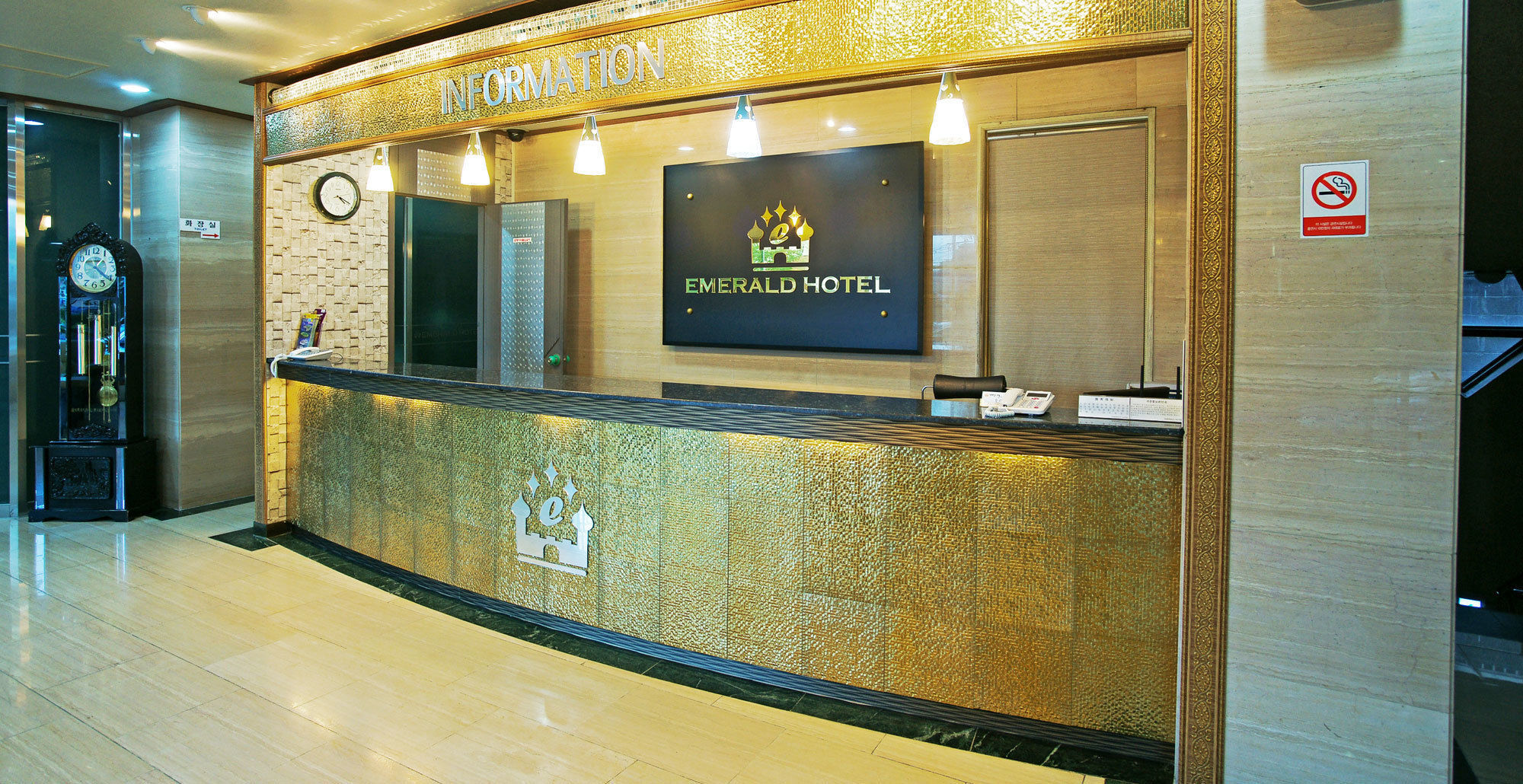Emerald Hotel Jeju Buitenkant foto