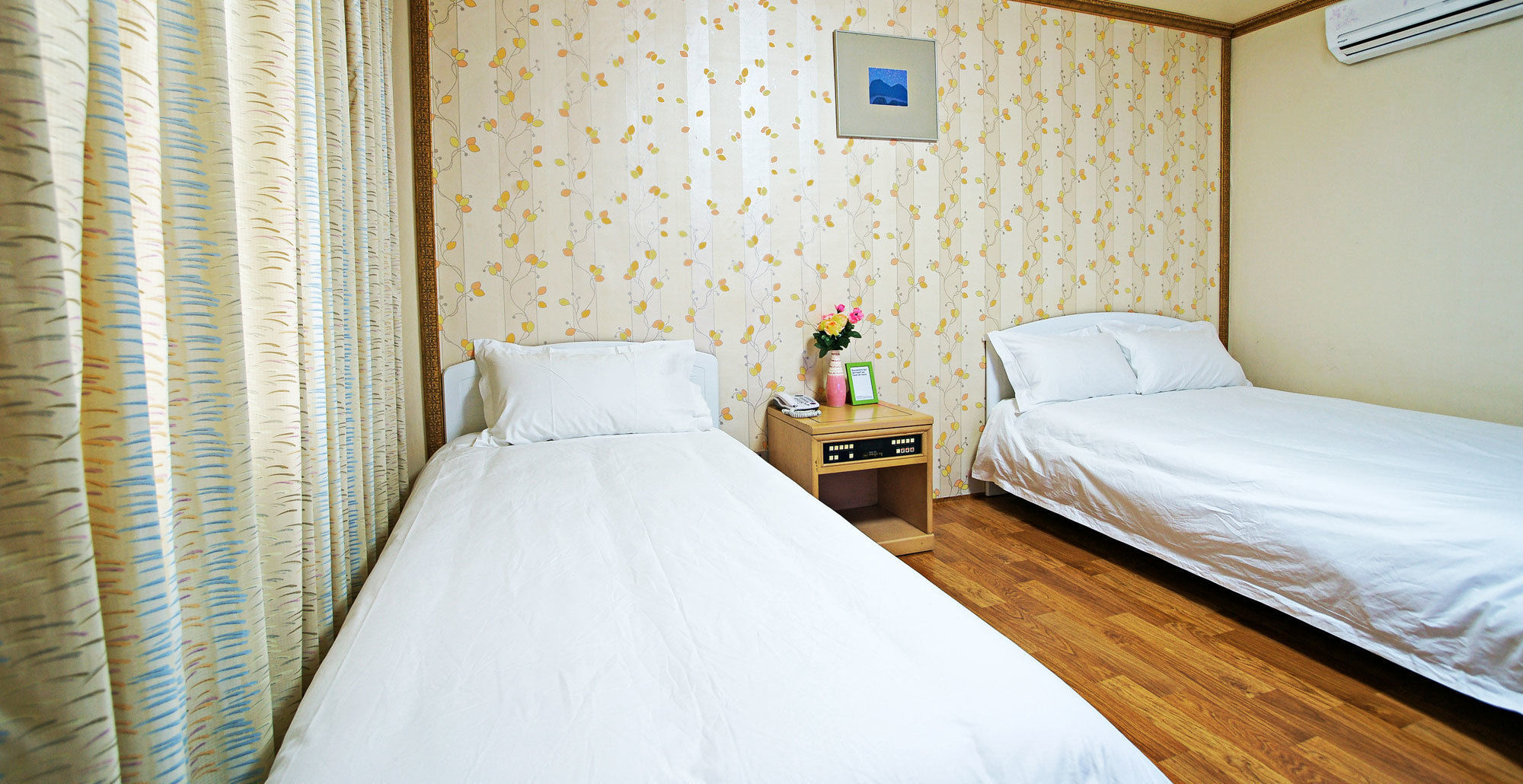 Emerald Hotel Jeju Buitenkant foto