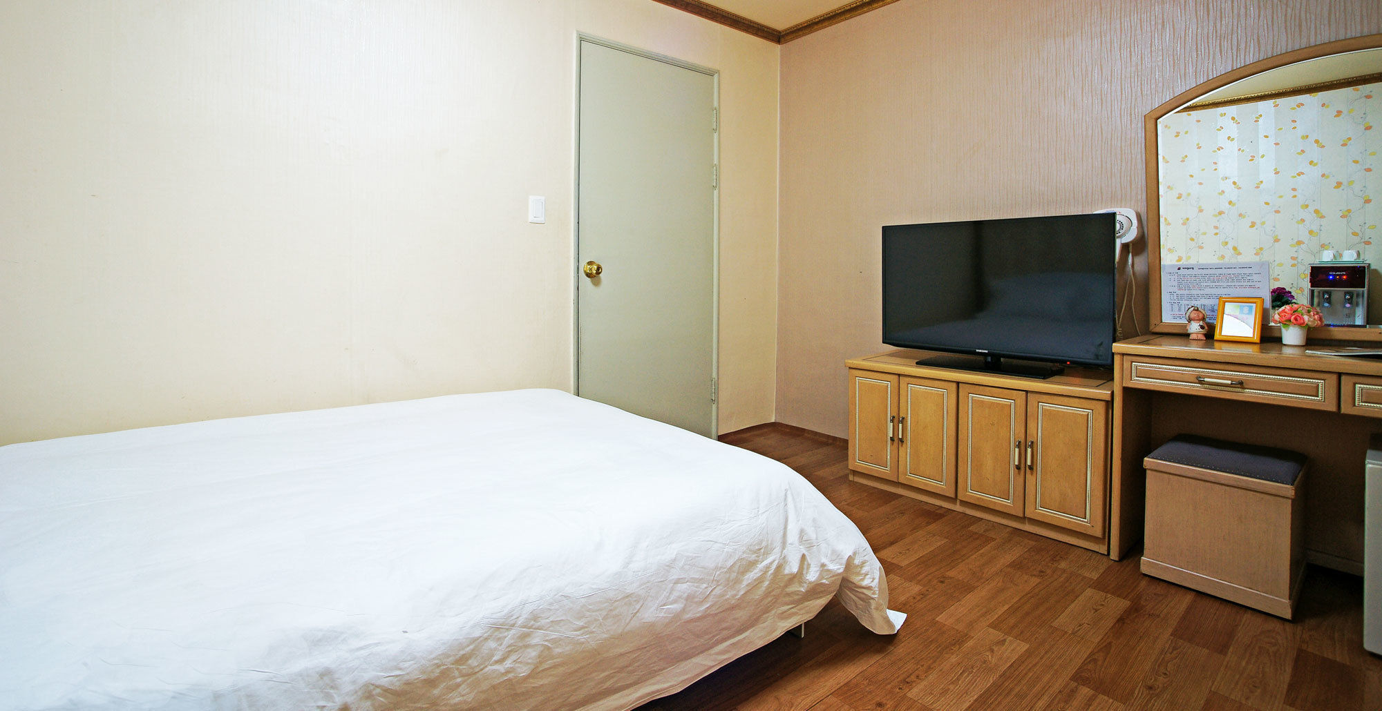 Emerald Hotel Jeju Buitenkant foto